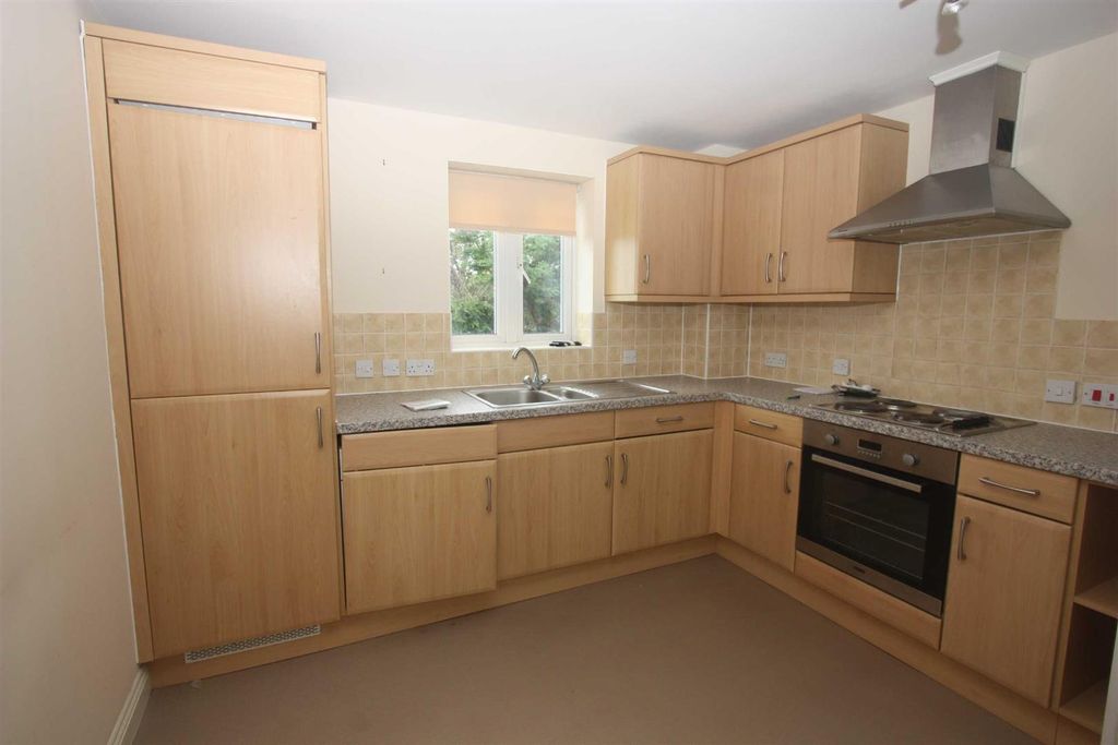 Property photo 3 of 12 Kitchen/Breakfast Room