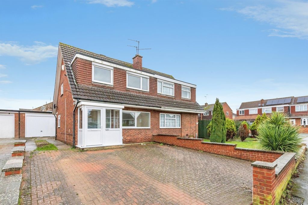 Property photo 1 of 12