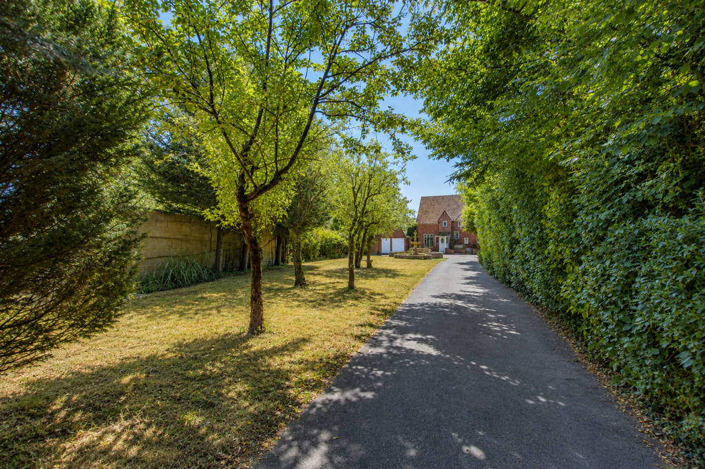 Property photo 2 of 23