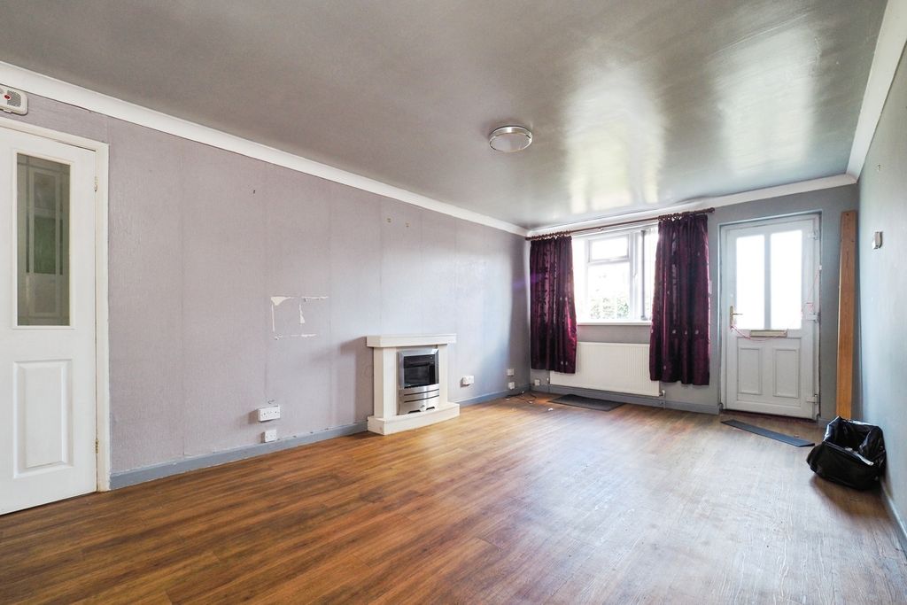 Property photo 3 of 17 Pbox-Img.Jpg