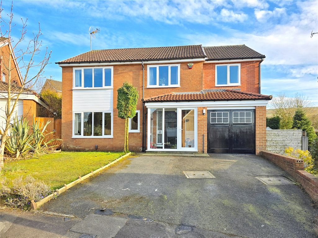 Property photo 1 of 35 Detached Home