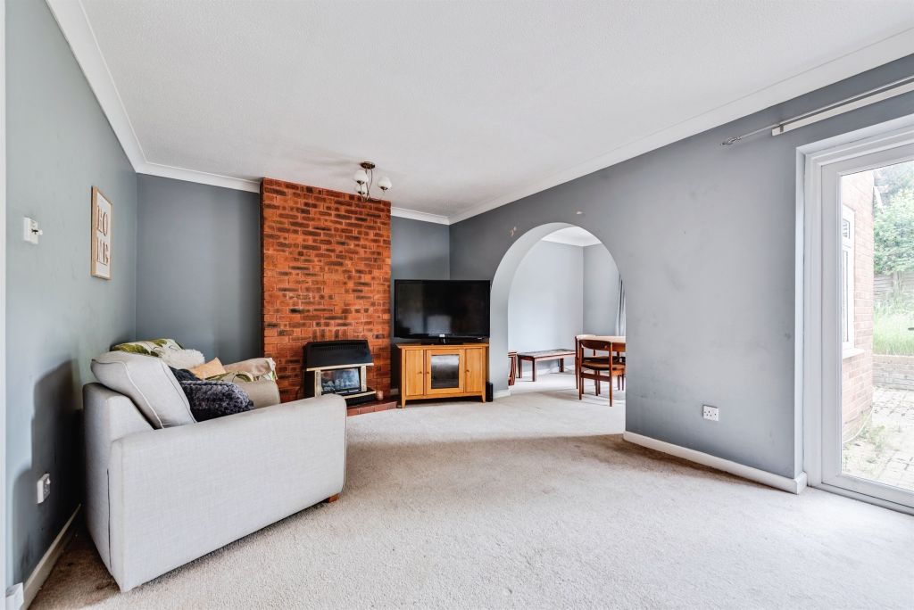 Property photo 3 of 11