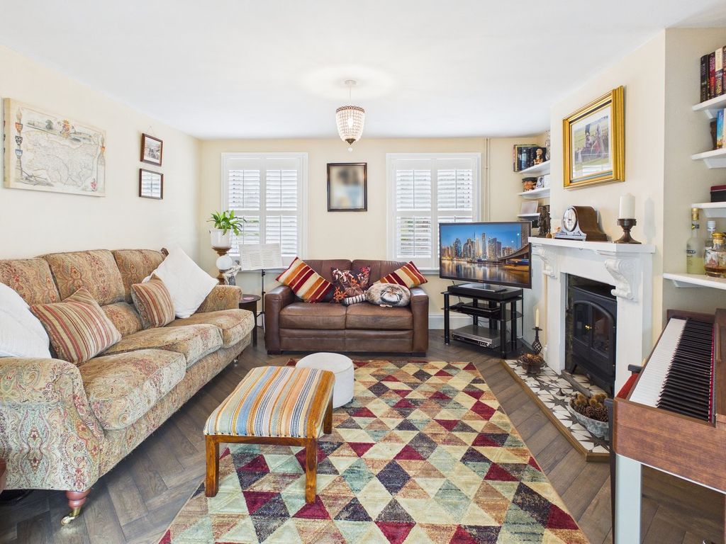 Property photo 3 of 19