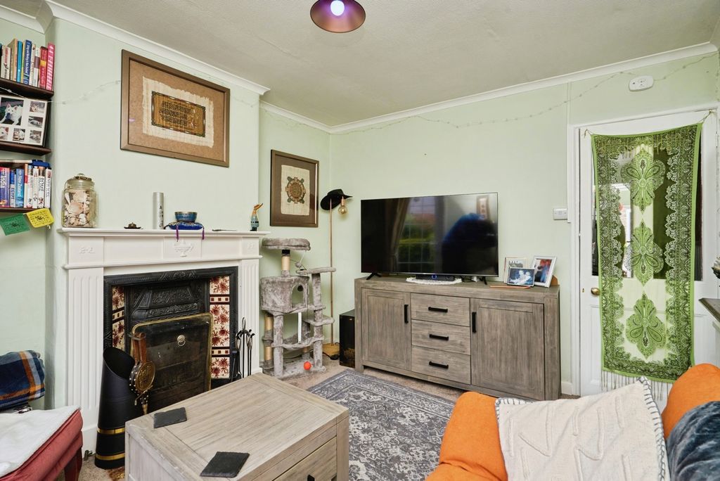 Property photo 3 of 19 Photo