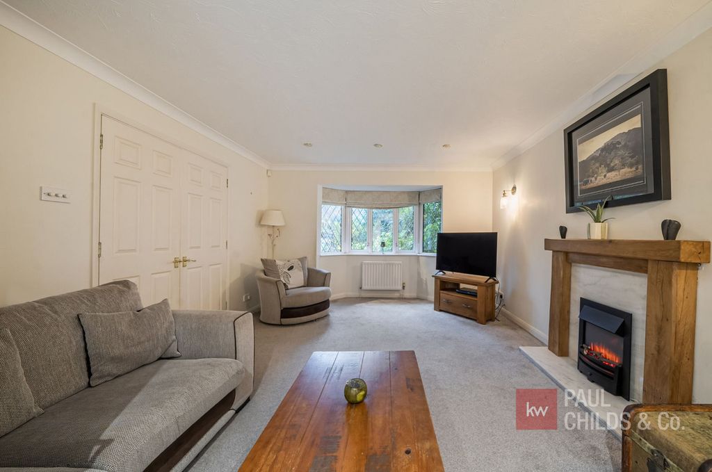 Property photo 2 of 17