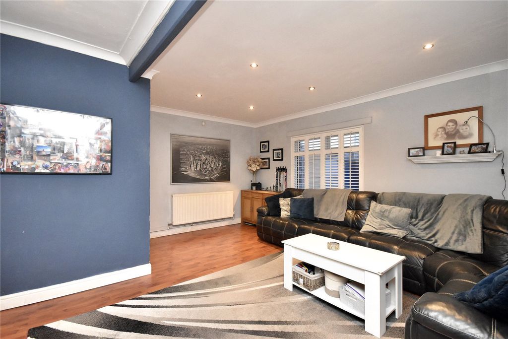 Property photo 3 of 25 Picture No. 21