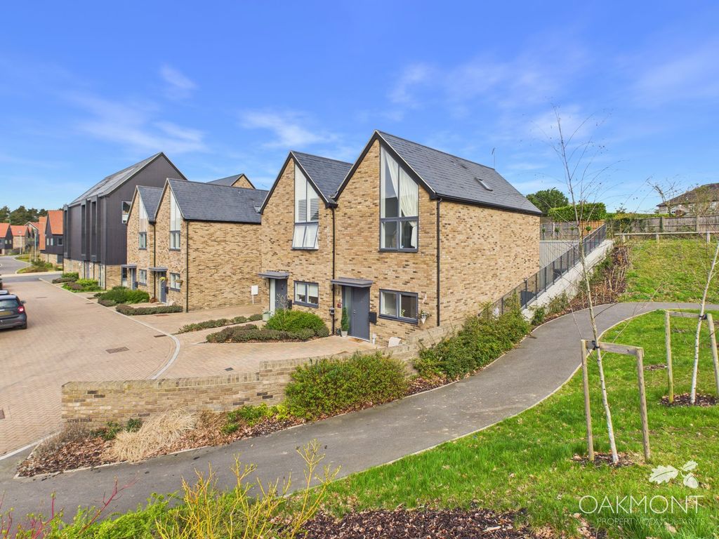 Property photo 2 of 20