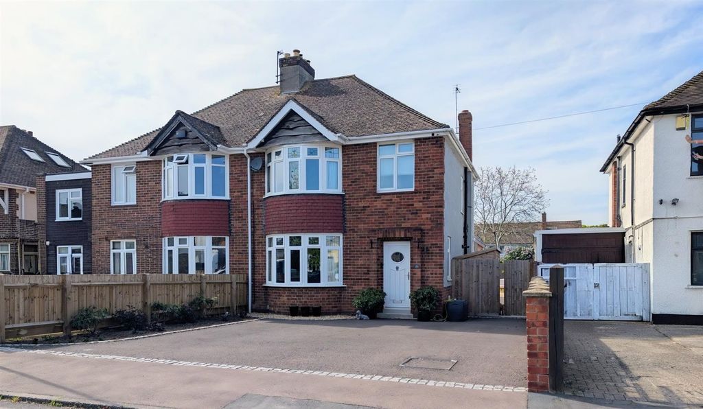 Property photo 1 of 28