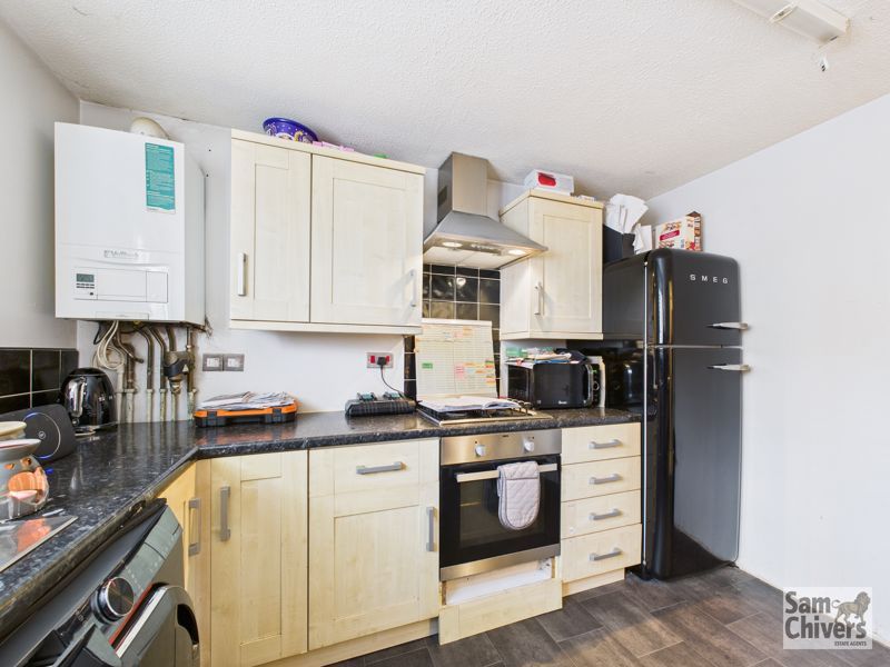 Property photo 3 of 9 Photo 6