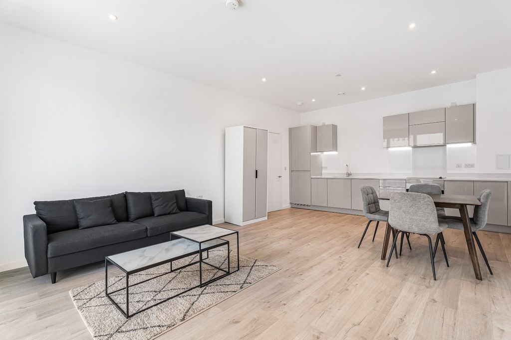 Property photo 1 of 12