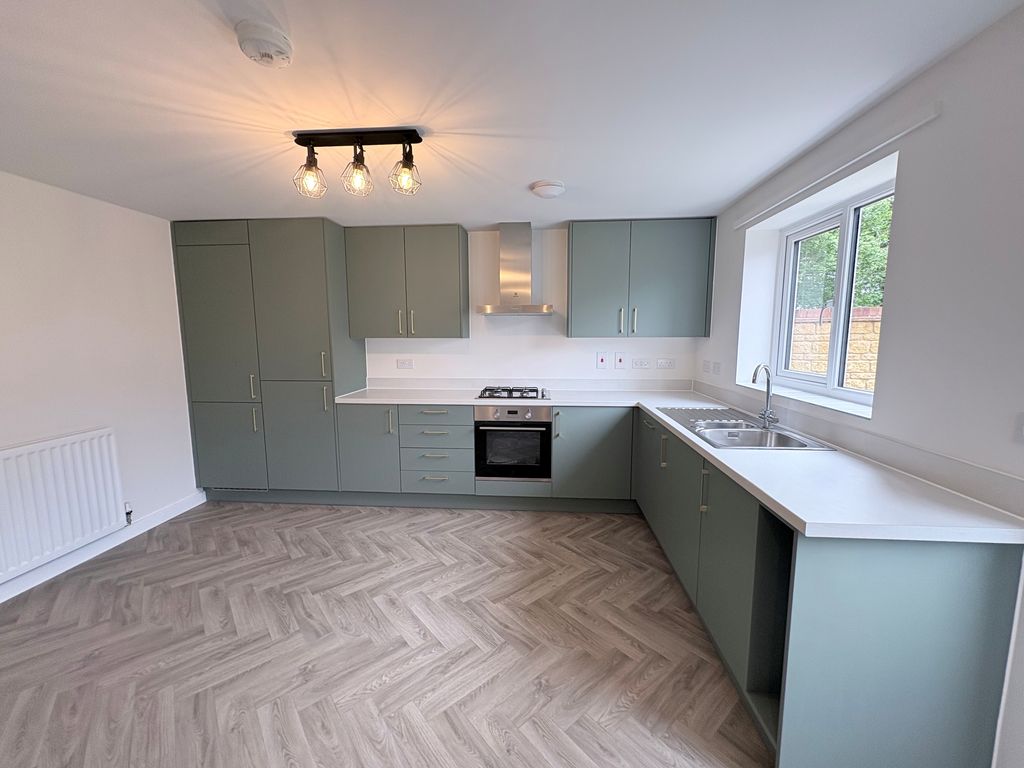 Property photo 2 of 13 8