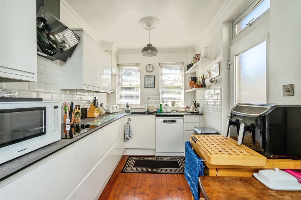 Property photo 3 of 16