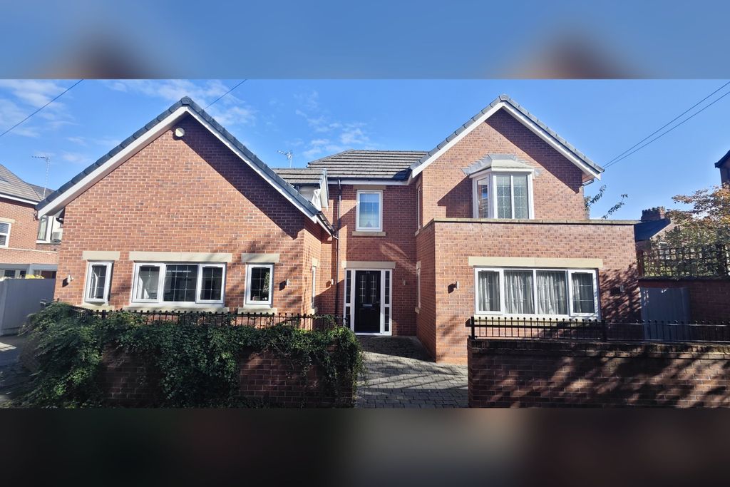 Property photo 1 of 17