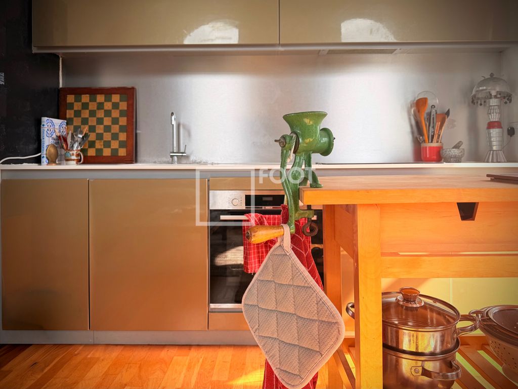 Property photo 2 of 39 Open Plan Kitchen