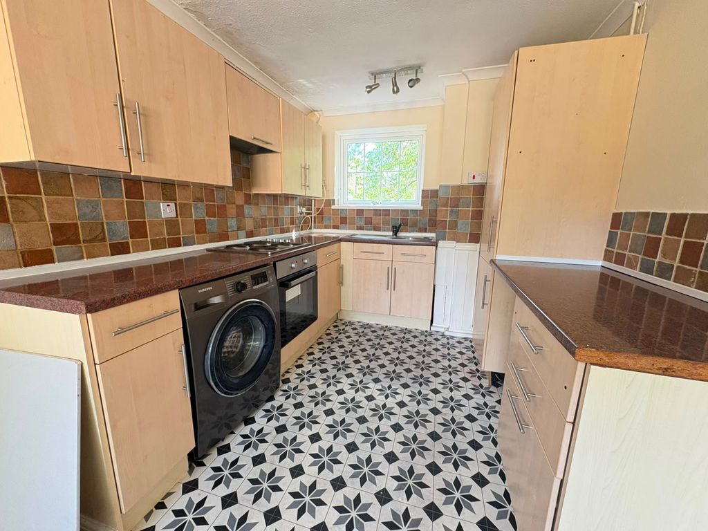 Property photo 2 of 8