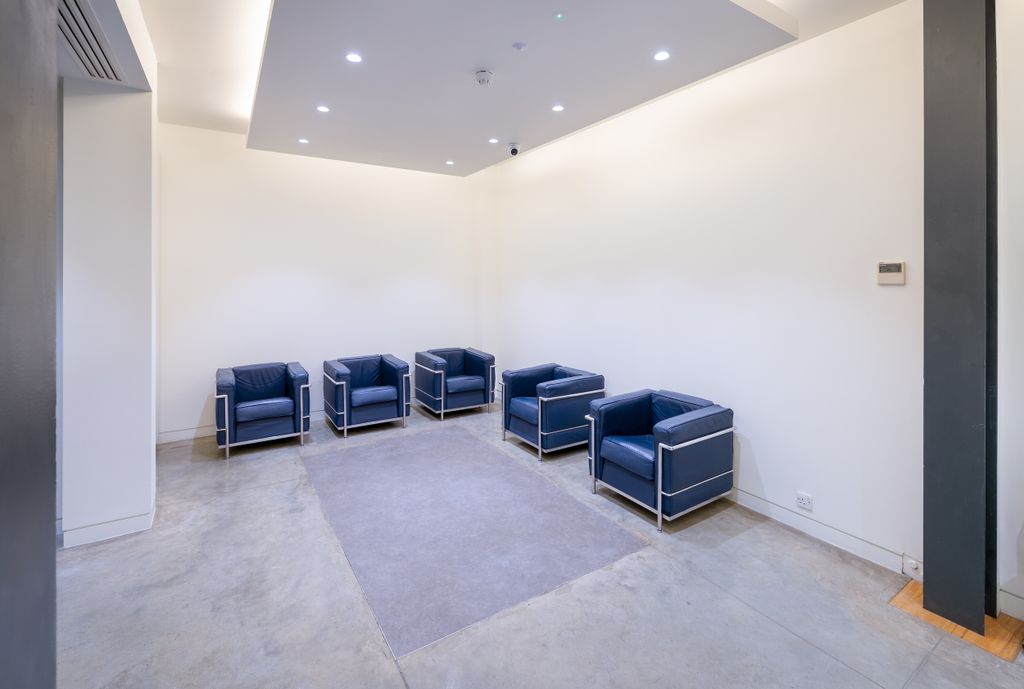 Property photo 3 of 9