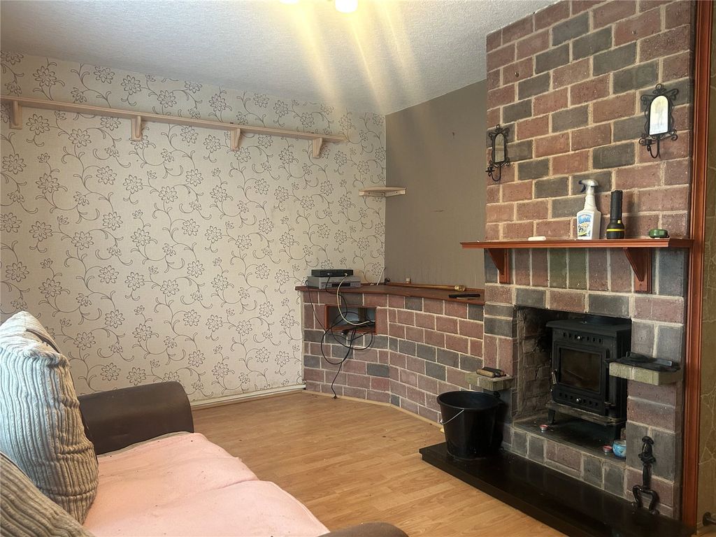 Property photo 2 of 15 Lounge