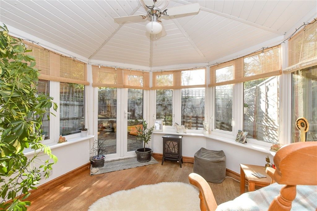 Property photo 3 of 11 Conservatory