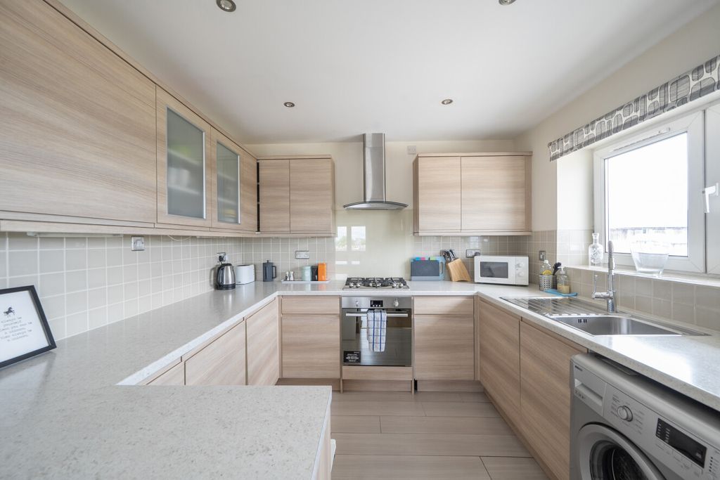 Property photo 2 of 13 1465471-23-6A2147...