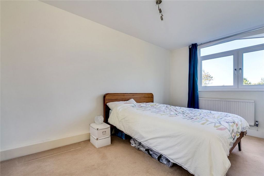 Property photo 3 of 5