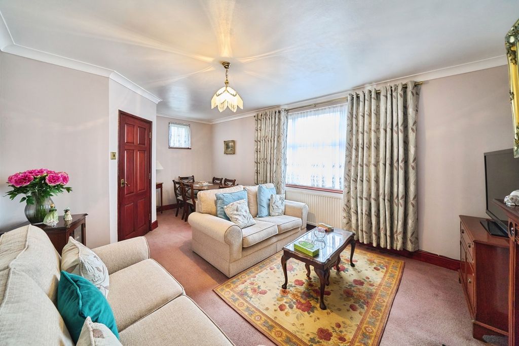 Property photo 2 of 20 Pbox-Img.Jpg