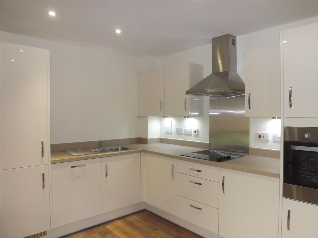 Property photo 1 of 7 Kitchen