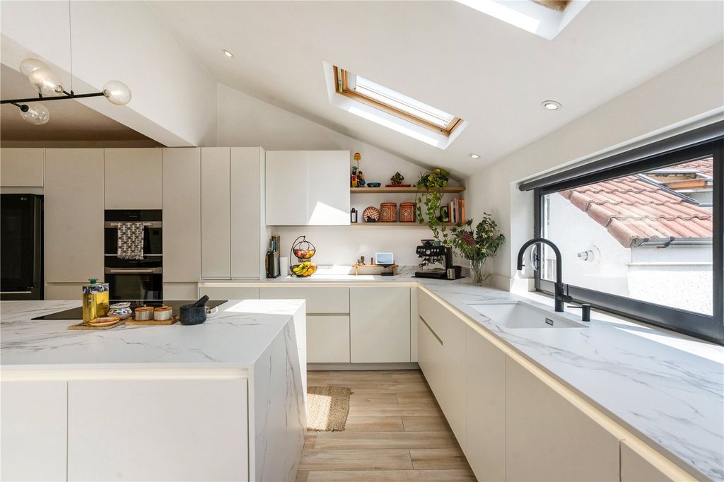 Property photo 1 of 19 Kitchen