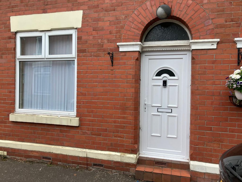 Property photo 1 of 2