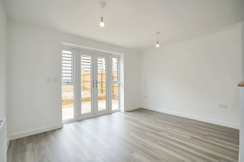 Property photo 3 of 21 Picture No. 05