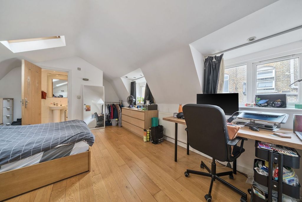 Property photo 3 of 14