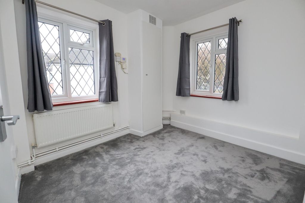 Property photo 3 of 7 Bedroom