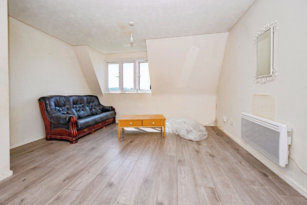 Property photo 2 of 10 Pbox-Img.Jpg