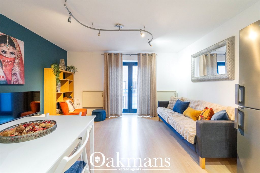 Property photo 3 of 24 Picture No. 09