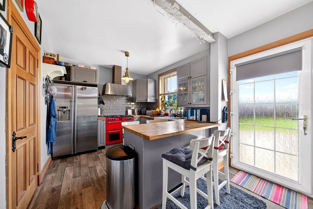 Property photo 3 of 21 Kitchen/Diner