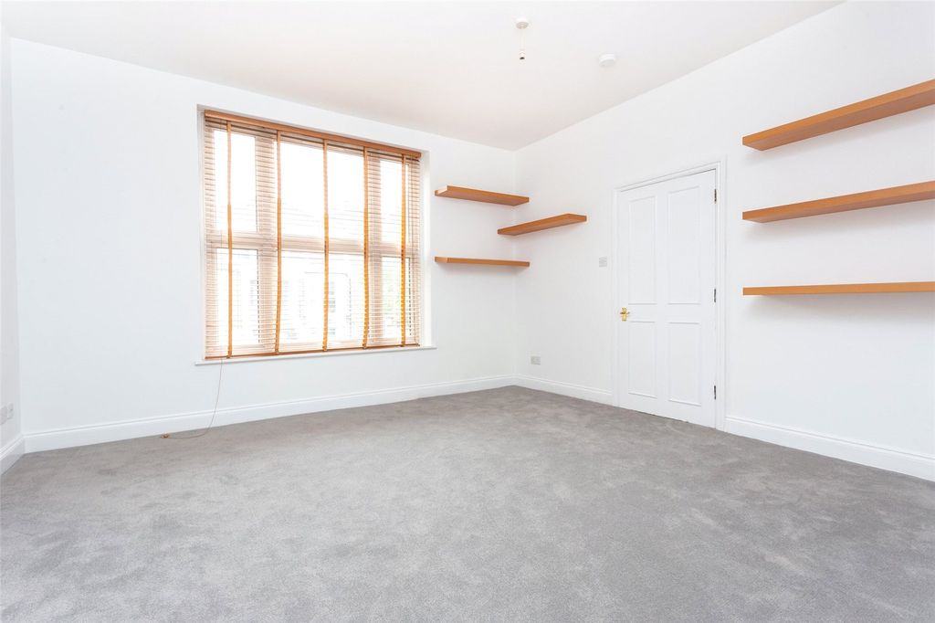 Property photo 2 of 10 2