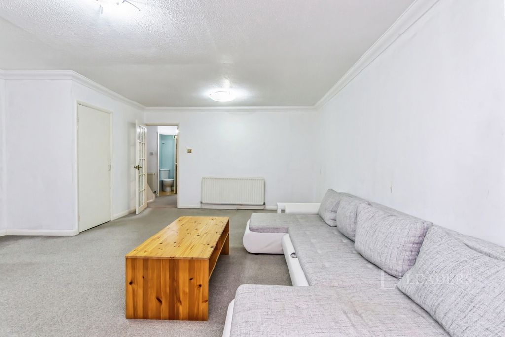 Property photo 3 of 15 Pbox-Img.Jpg