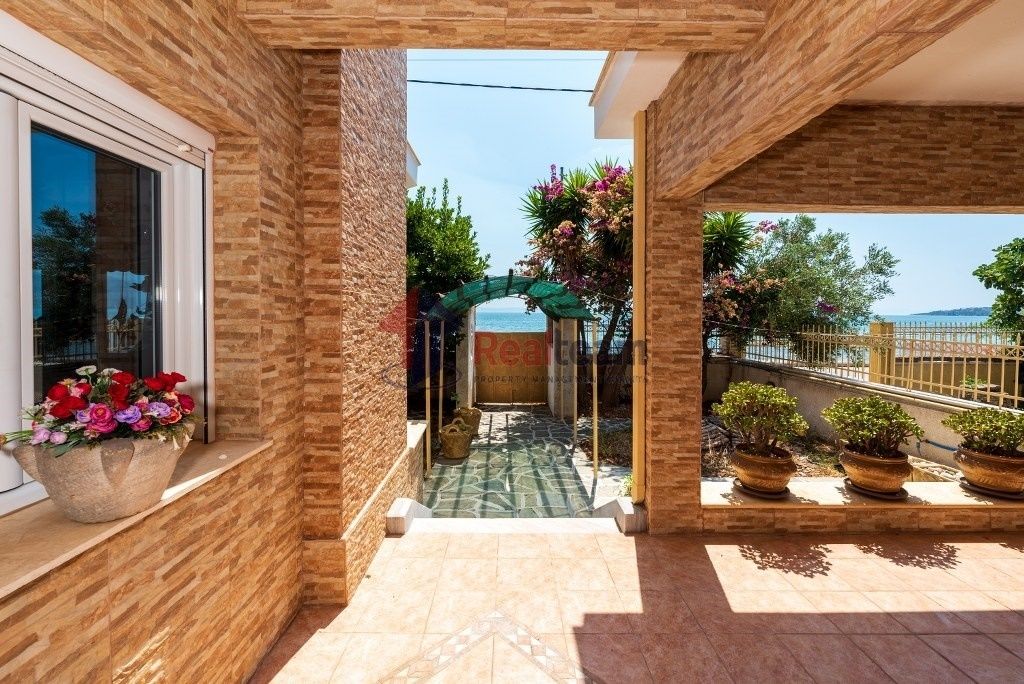 Property photo 3 of 25