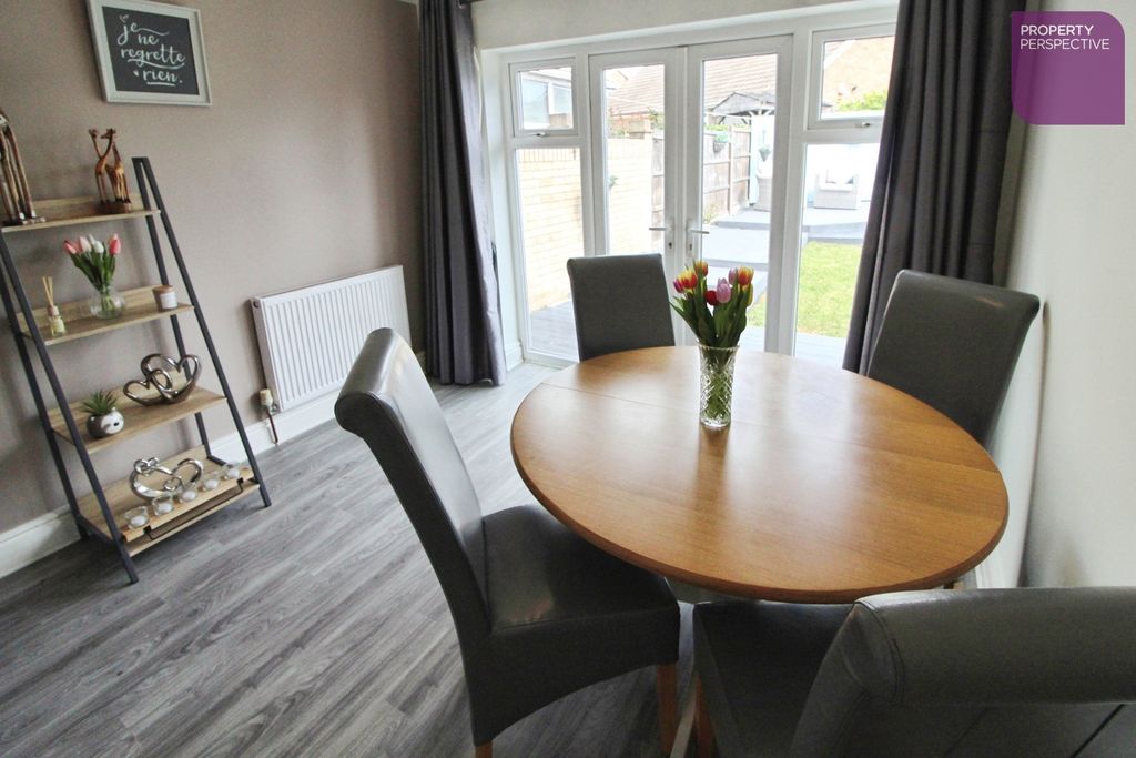 Property photo 3 of 15 Dining Room