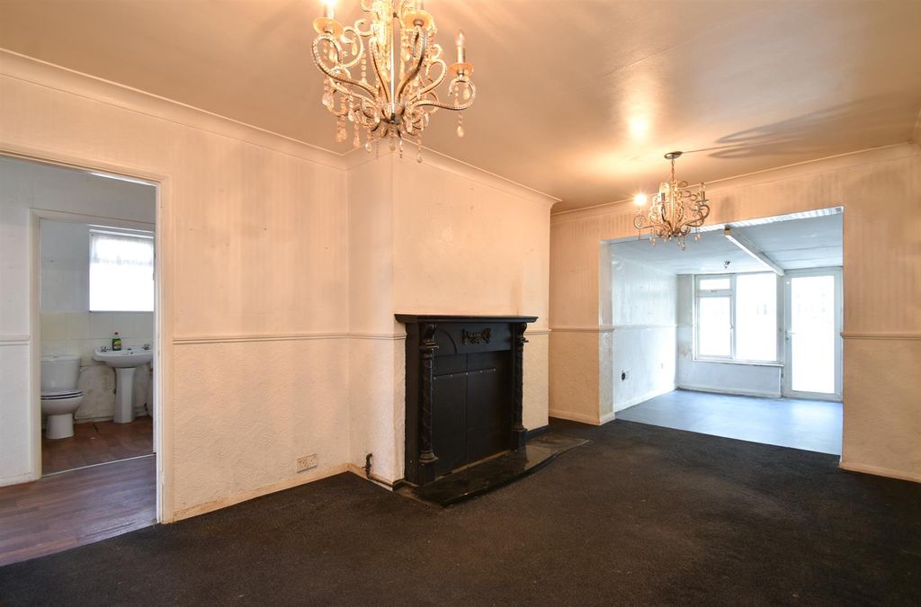 Property photo 2 of 17 Living Room