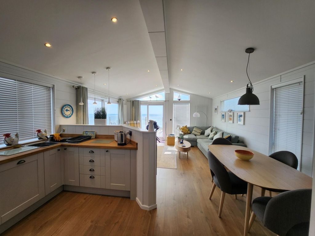 Property photo 1 of 6 Coast View Shaldon- Prestige-Seascape-246893