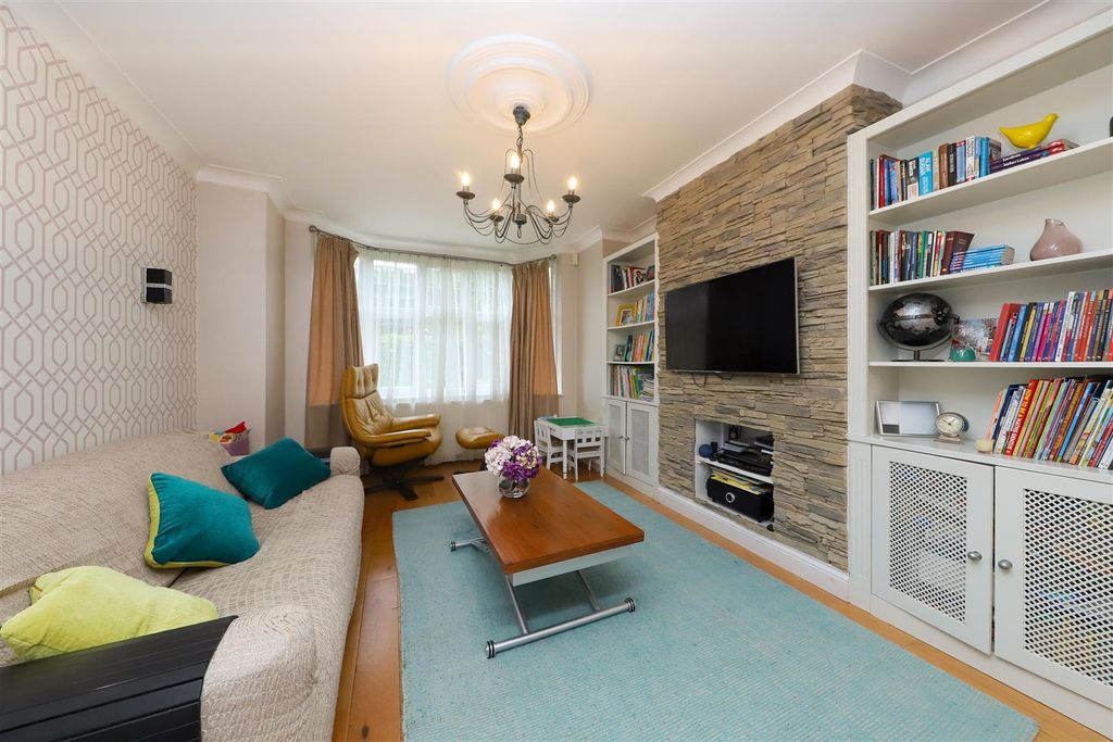 Property photo 2 of 10