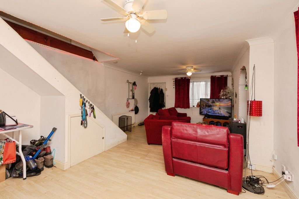 Property photo 3 of 15 Pbox-Img.Jpg