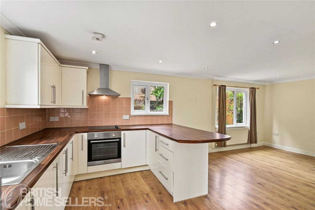 Property photo 2 of 21 Picture No. 07