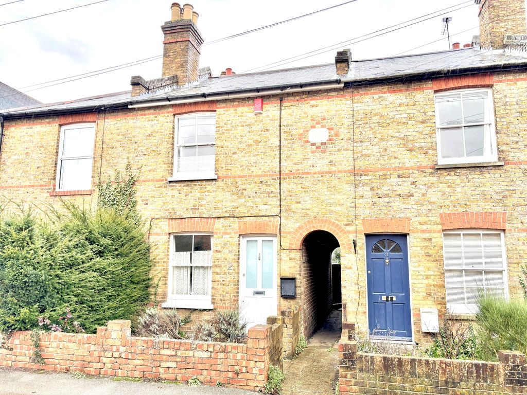 Property photo 1 of 10 Front