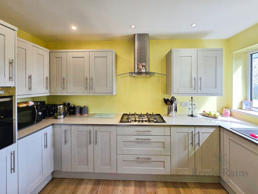 Property photo 3 of 21 Kitchen / Diner