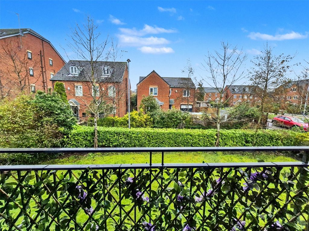 Property photo 3 of 10 Picture No. 12