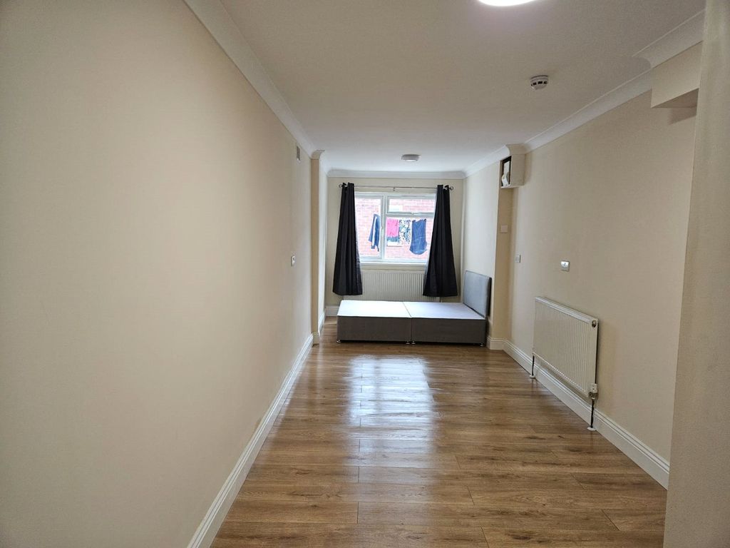 Property photo 1 of 22 Bedroom Five