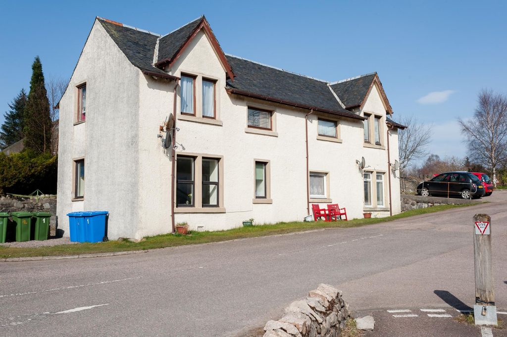 Property photo 1 of 11 Cover