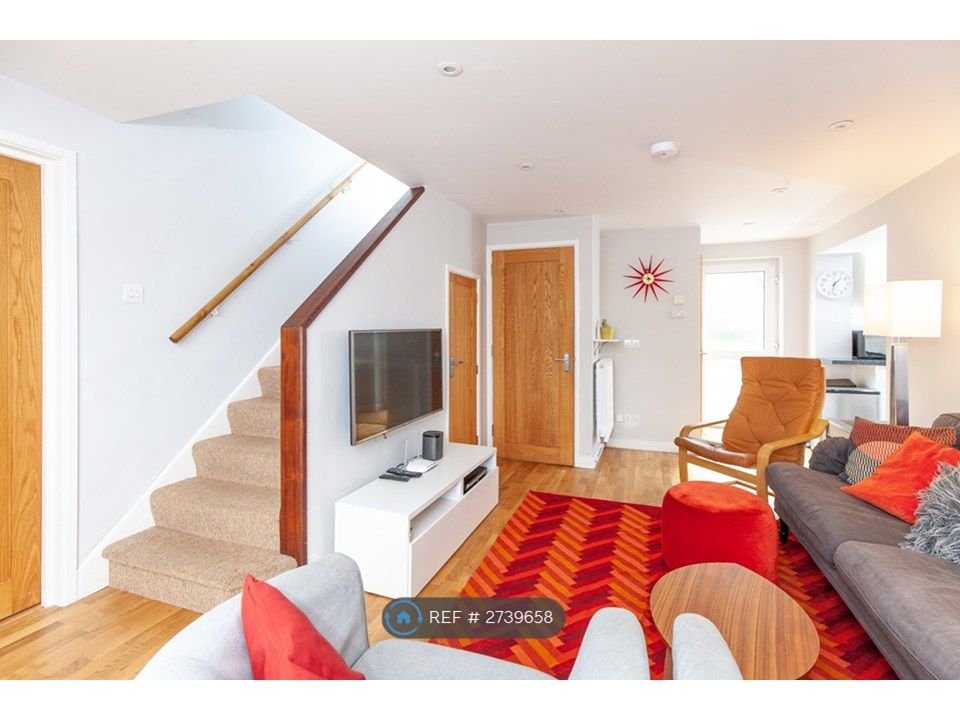 Property photo 3 of 35