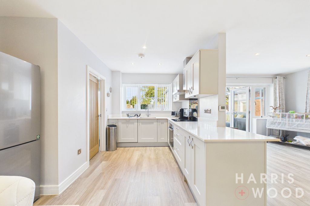 Property photo 2 of 26 5587411